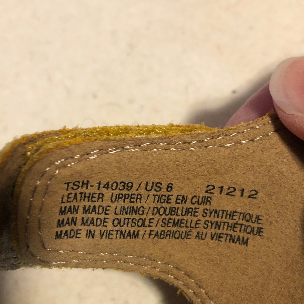 NWT Taos Memory Foam Sandals - Picture 6 of 9
